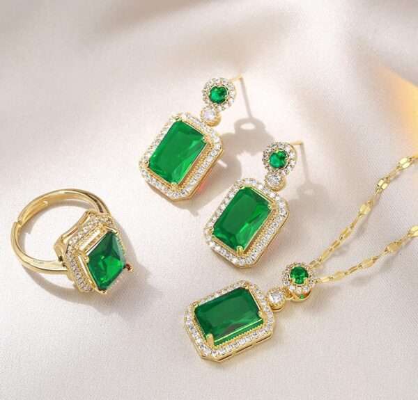 Premium Glass Stone Majesty Pendant Set