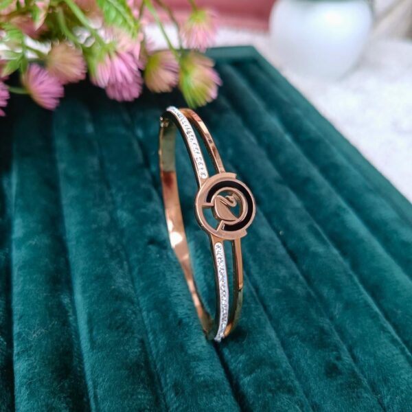 Stainless Steel Anti Tarnish Zircon Gold-plated Duck Bracelet - Image 2