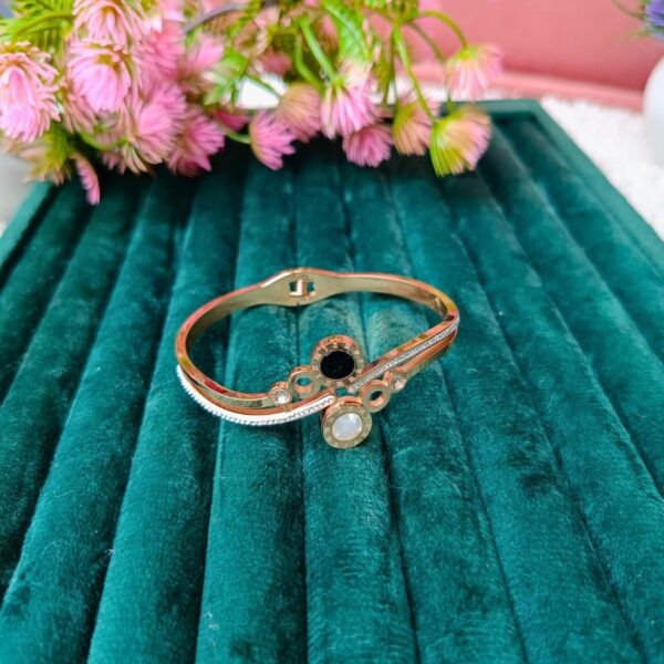Stainless Steel Anti Tarnish Mother of Pearl, Zircon Gold-plated Bracelet - Image 4