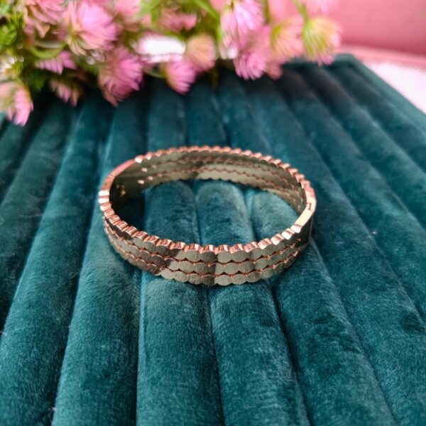 Stainless Steel Anti Tarnish Zig Zag Design Gold-plated Bracelet - Image 3