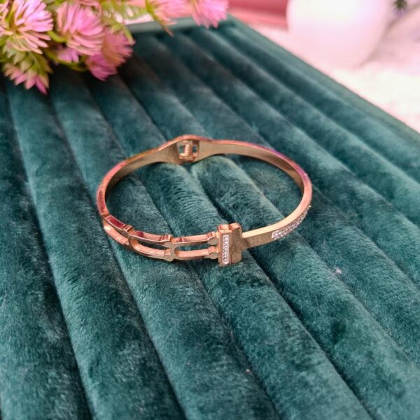 Stainless Steel Anti Tarnish Zircon Gold-plated Bracelet - Image 3