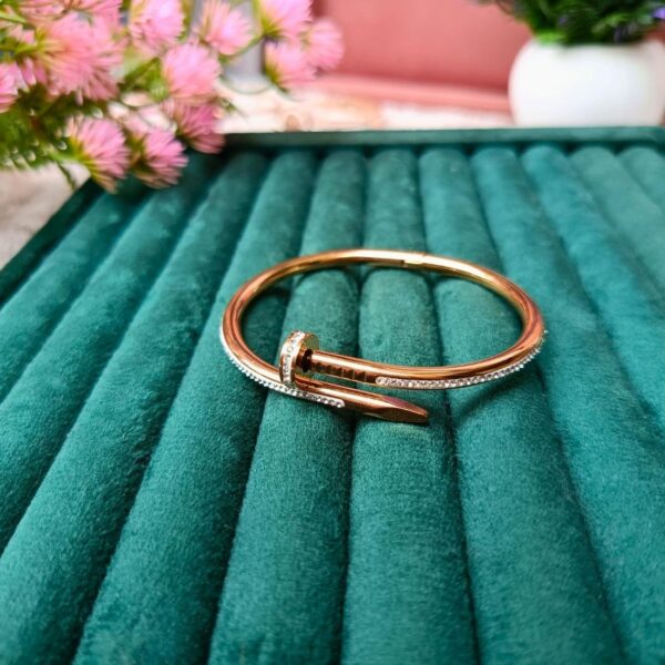 Stainless Steel Anti Tarnish Nail Design Zircon Gold-plated Bracelet - Image 3
