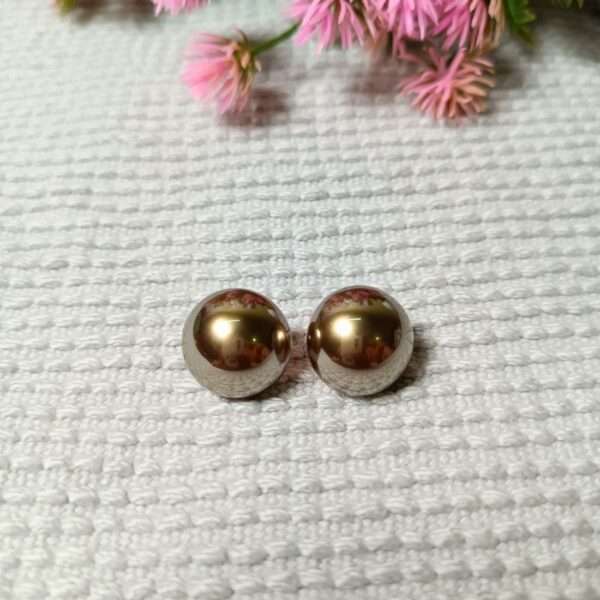 Everyday Elegance Pearl Stainless Steel Anti Tarnish Studs Earrings - Image 6