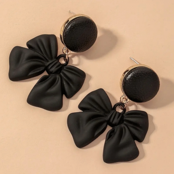 Gleaming Grace black Bows earring - Image 3