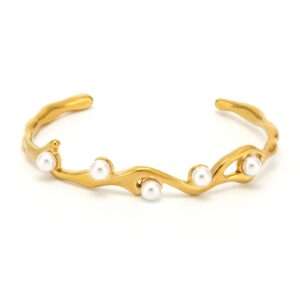 Oriental Gold Touch Pearl Bracelet