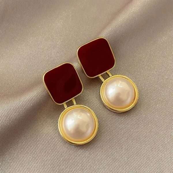 Regal Glow Earrings - Image 4