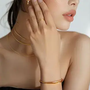 Adornica Fashion